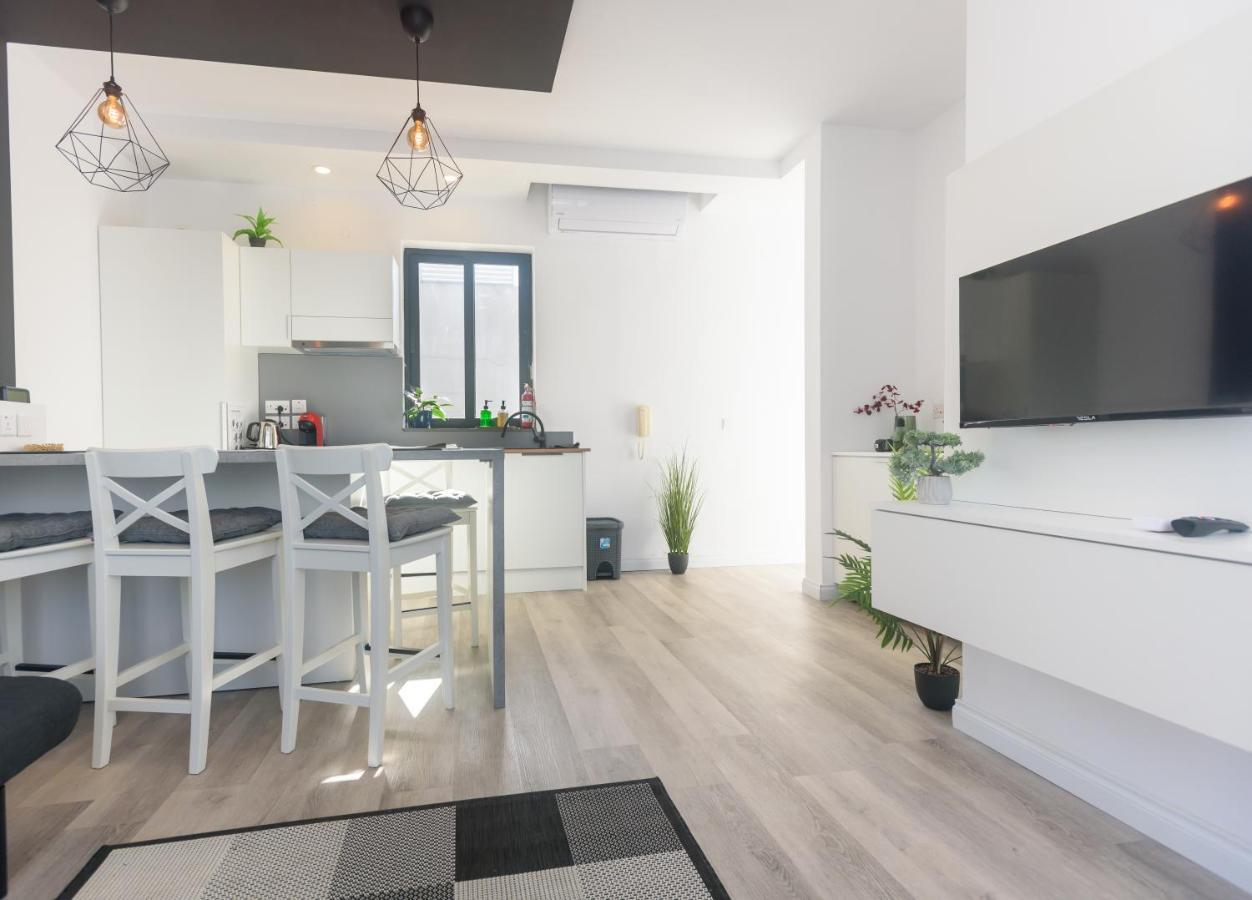 Sarah'S Penthouse In Sliema Lägenhet Exteriör bild